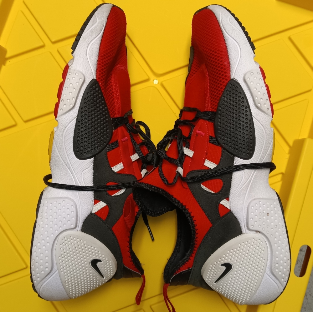 Nike Huarache E.D.G.E shoes